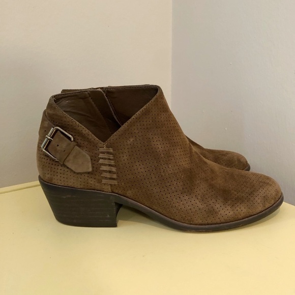 Vince Camuto Tan Taupe Parveen Suede Booties Leather Women’s Size 6 Buckle - Picture 1 of 5